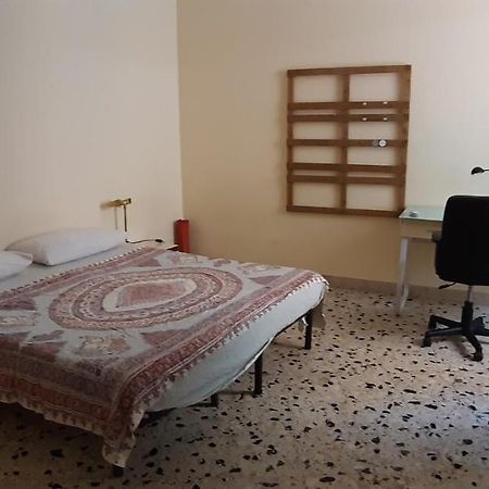 Stanza Privata In Appartamento Per Smart Working, Digital Nomads O Coliving Палермо Екстер'єр фото