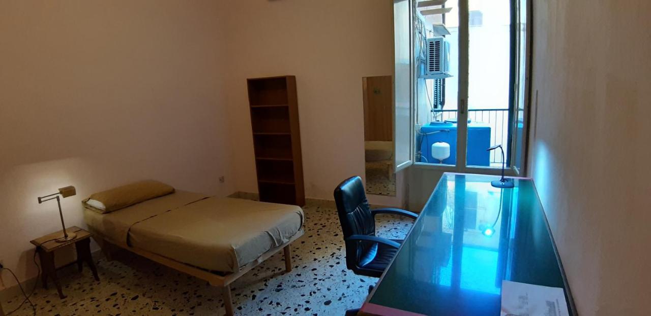 Stanza Privata In Appartamento Per Smart Working, Digital Nomads O Coliving Палермо Екстер'єр фото