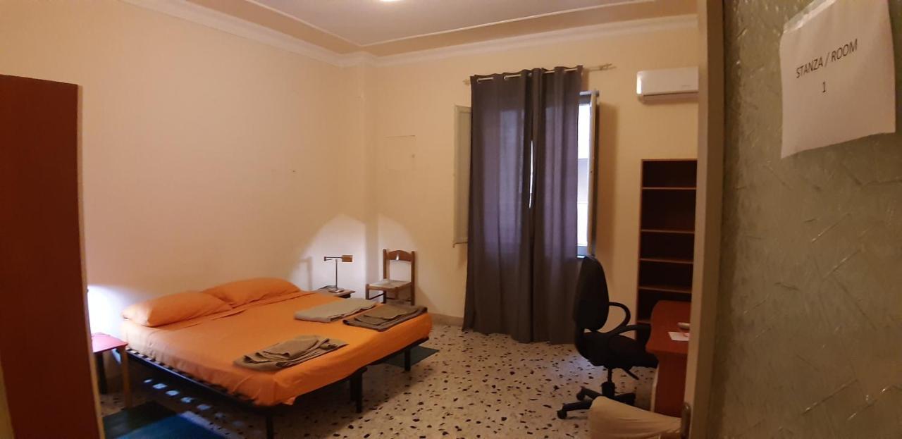 Stanza Privata In Appartamento Per Smart Working, Digital Nomads O Coliving Палермо Екстер'єр фото